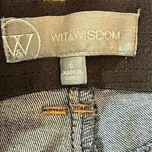 WIT & WISDOM SLIGHT FLARE JEANS SZ 6